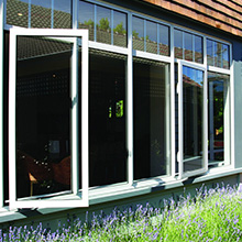 Aluminum casement window